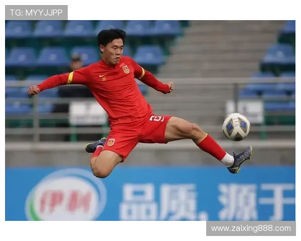 足球场上的王者风范霸气足球明星闪耀出场瞬间